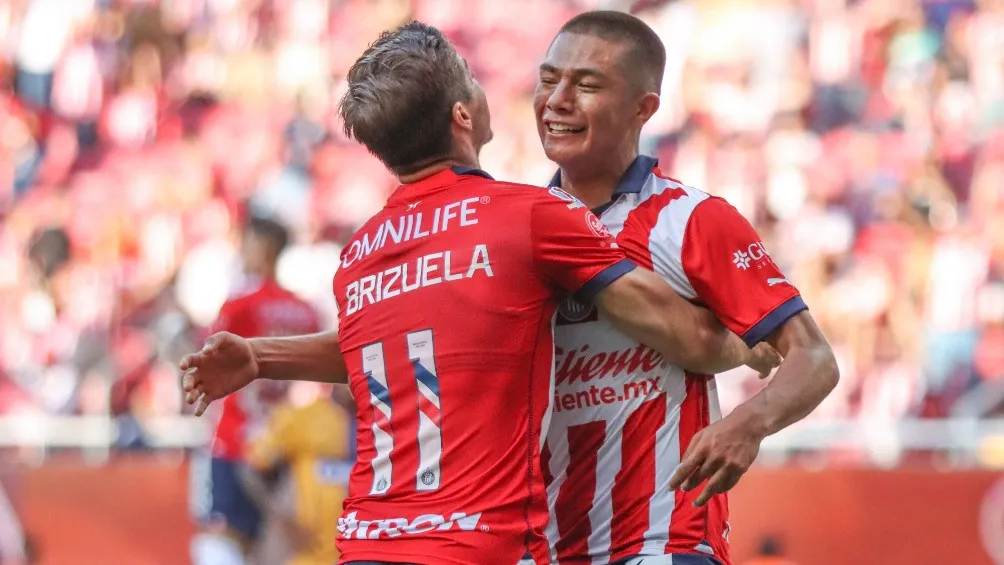 MEXSPORT Chivas celebra el triunfo ante Atlético San Luis