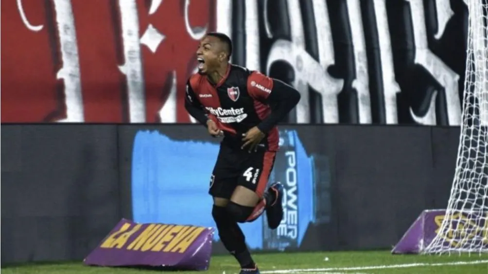 INSTAGRAM: @dittawalter4 Ditta celebrando un gol con el equipo argentino