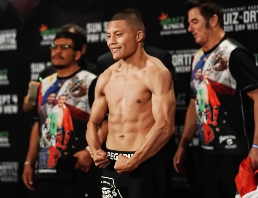 @isaacpitbullcruz Pitbull Cruz previo a un combate