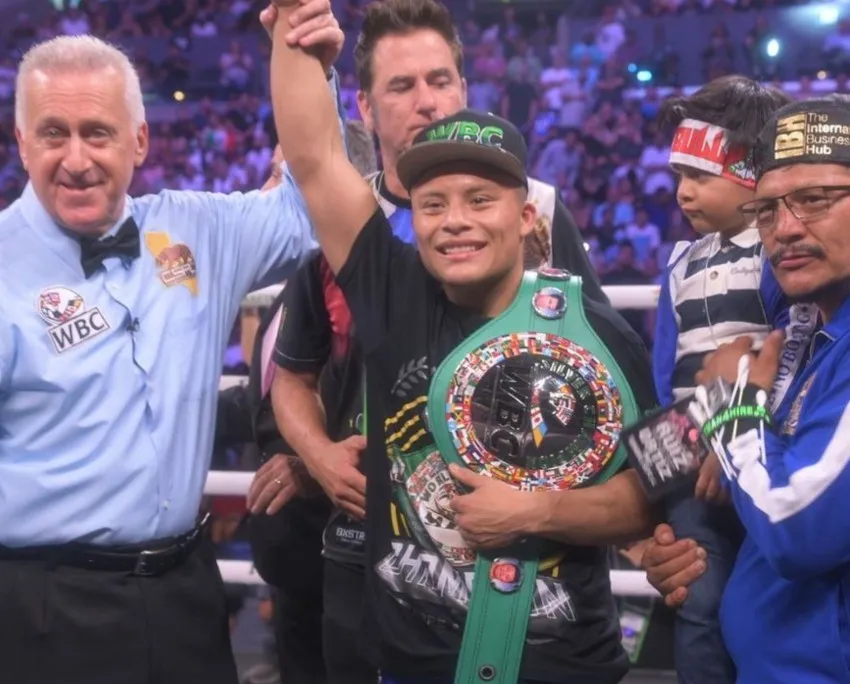 @isaacpitbullcruz Pitbull Cruz tras una victoria