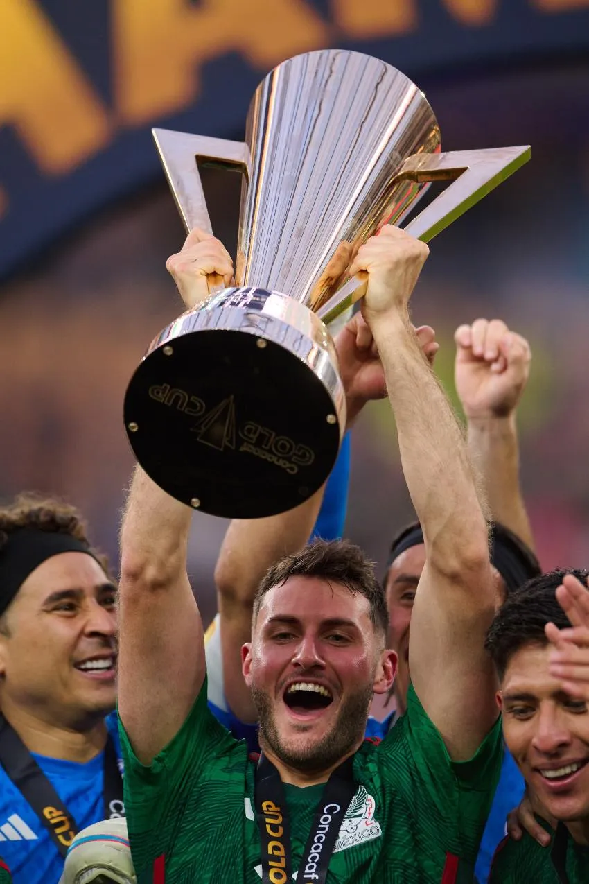 MEXSPORT Santi Giménez tras ganar la Copa Oro con el Tri