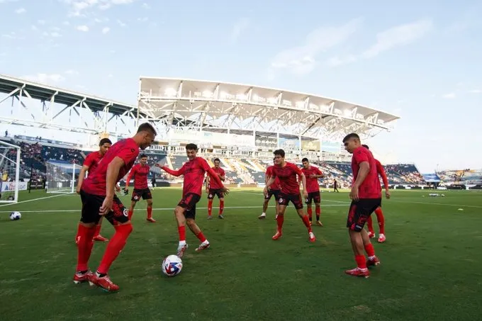 TWITTER @Xolos Xolos calentando previo al juego contra Philadelphia Union
