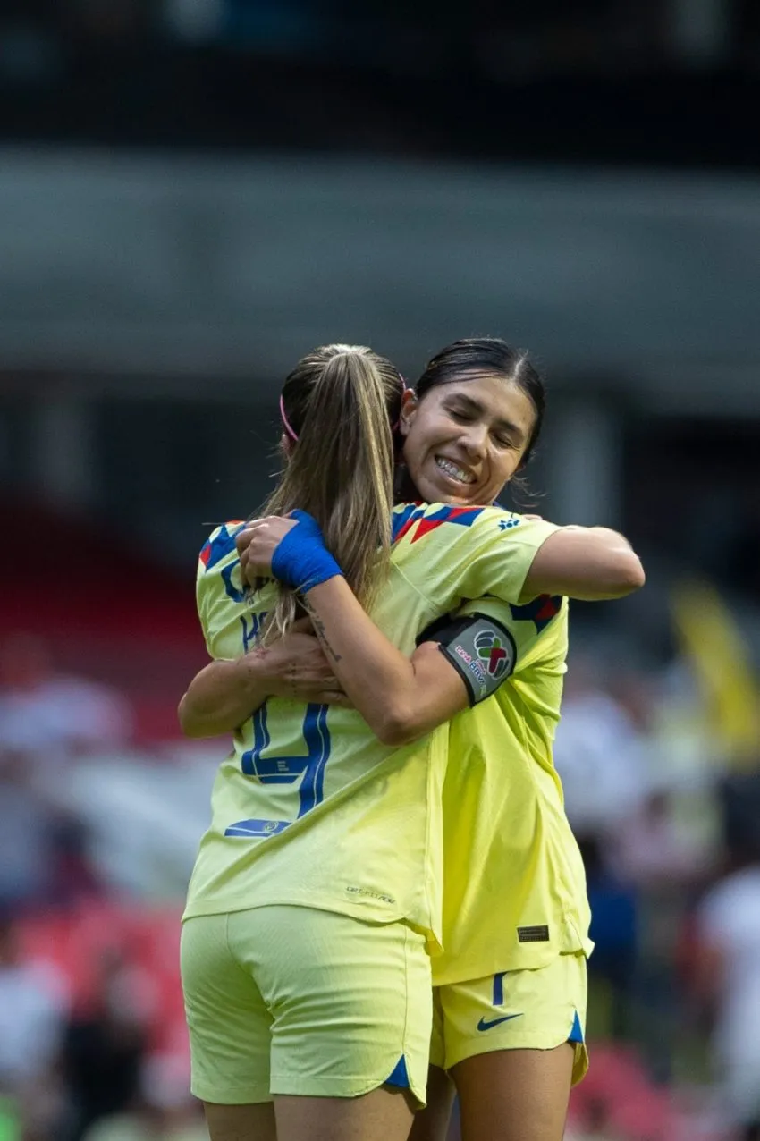 MIGUEL PONTÓN Katty Martínez en celebración de gol