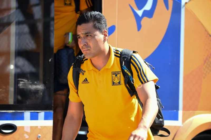 MEXSPORT Felipe Rodríguez con la playera de Tigres