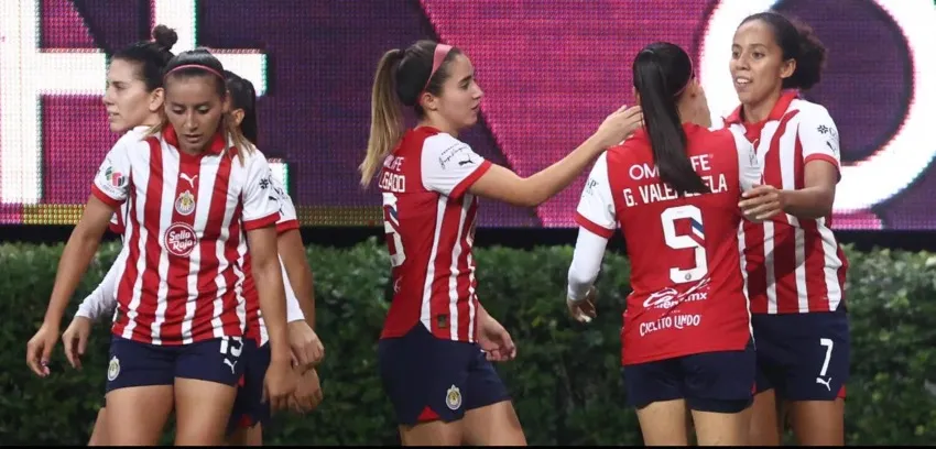 @ChivasFemenil Chivas Femenil en celebración de gol