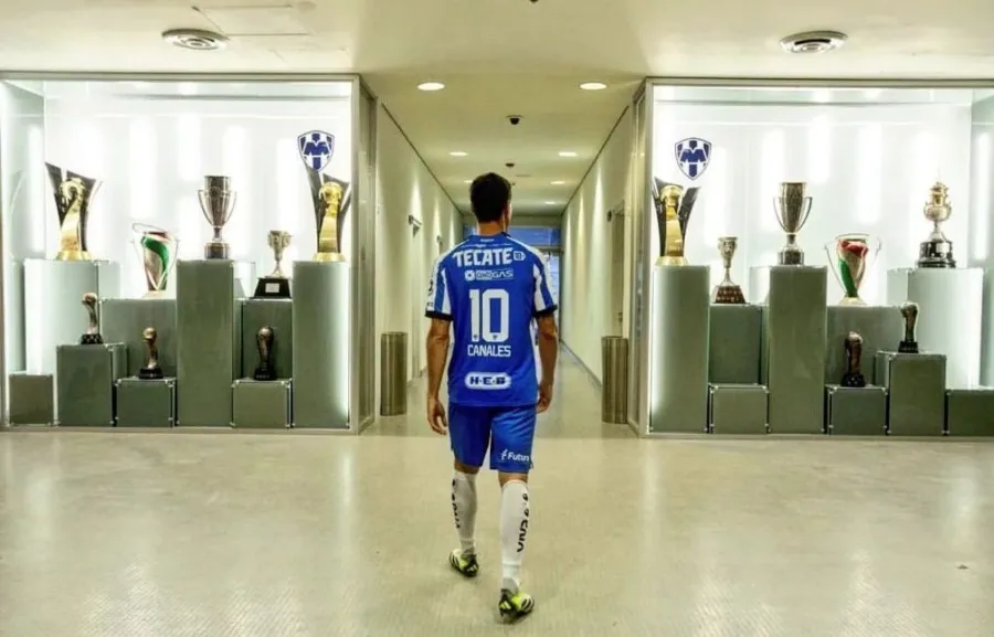 INSTAGRAM: @sergiocanalesoficial Canales con los títulos de Rayados