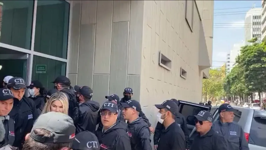 CAPTURA DE PANTALLA: VIDEO Detención de Daysuris Vázquez