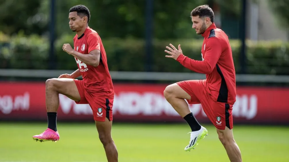 TWITTER: @Feyenoord Santi reportó en la semana con su equipo en Rotterdam