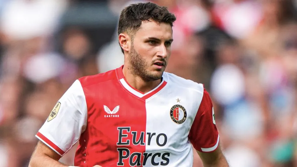 TWITTER: @Feyenoord Giménez vio acción ante el Benfica