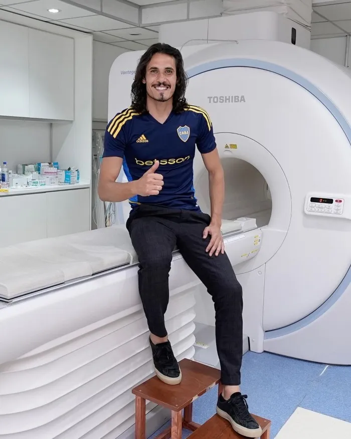 INSTAGRAM @bocajroficial Cavani en las pruebas médicas con Boca