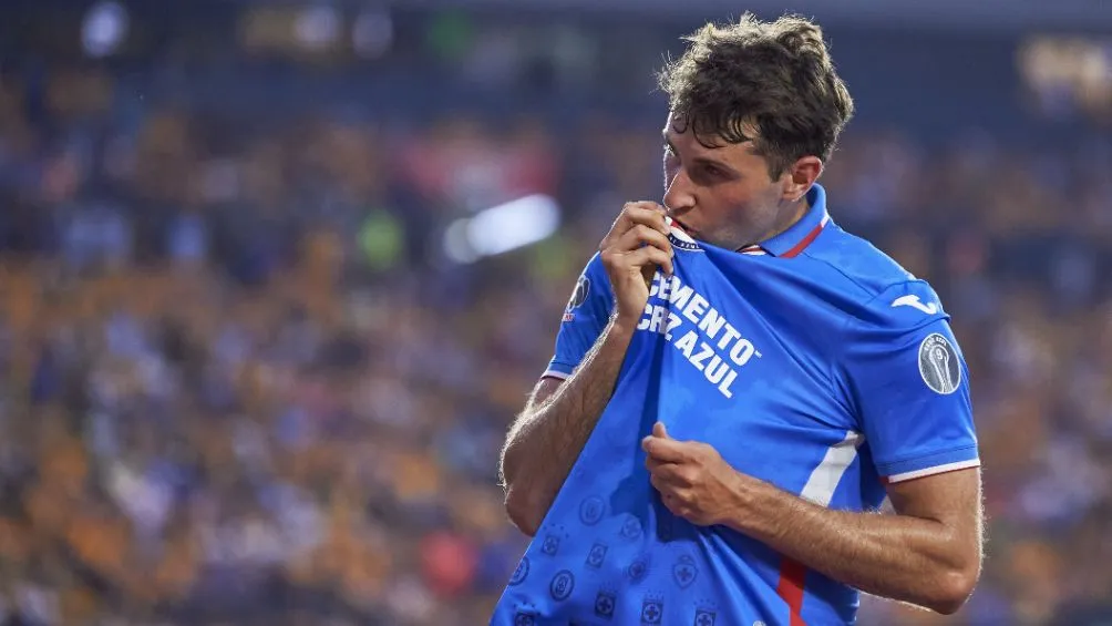 MEXSPORT Santi celebra un tanto con Cruz Azul