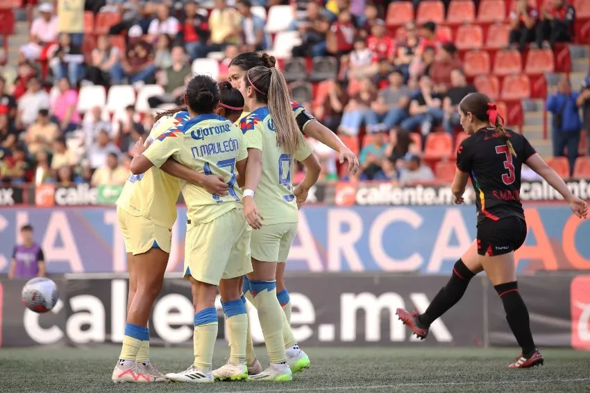 MEXSPORT Abrazo de gol de las azulcremas