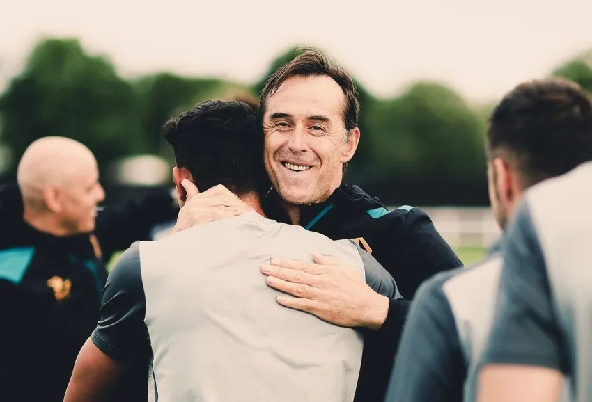INSTAGRAM: @wolves Lopetegui con jugadores de Wolves