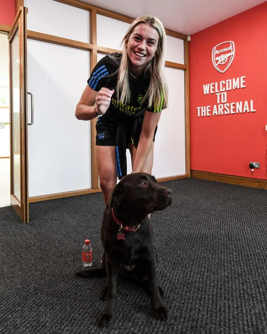 @Arsenal Win, el 'lomito'que ayuda al estrés del Arsenal