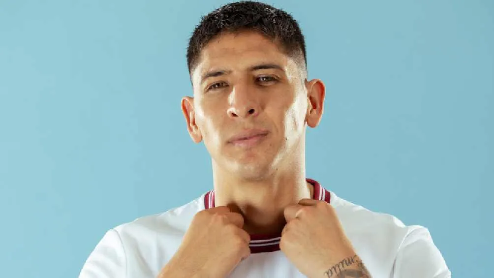 TWITTER @WestHamEspañol Edson firmó con el West Ham