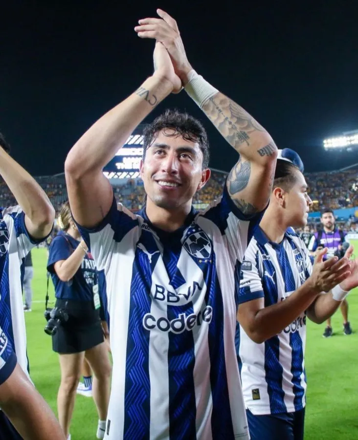 INSTAGRAM: @96govea Omar Govea se fracturó la mano ante LAFC