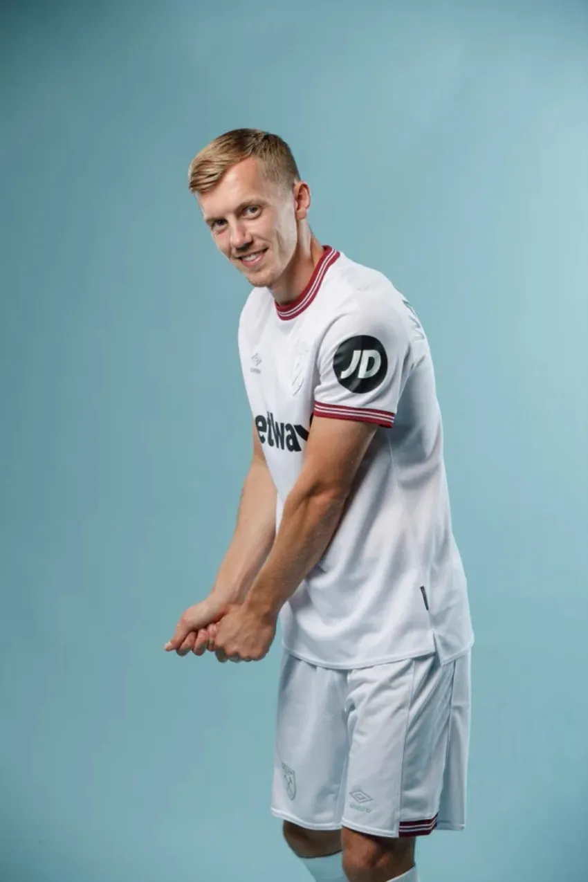 @WestHam James Ward-Prowse en su presentación con West Ham