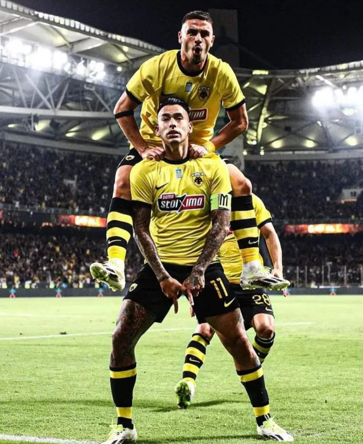 INSTAGRAM: @aekfc_official Sergio Araujo metió el gol del empate