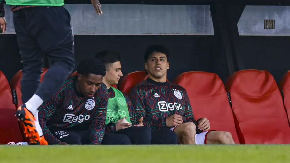TWITTER @AFCAjax El defensor tuvo pocos minutos