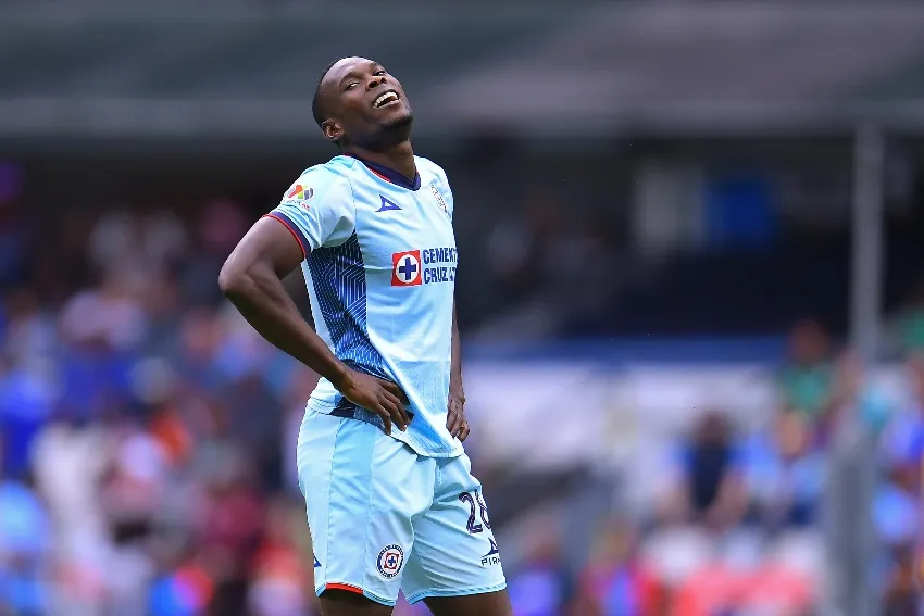 MEXSPORT Diber Cambindo, único delantero de Cruz Azul