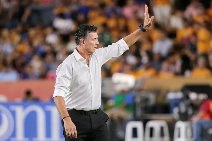 MEXSPORT Siboldi dando instrucciones