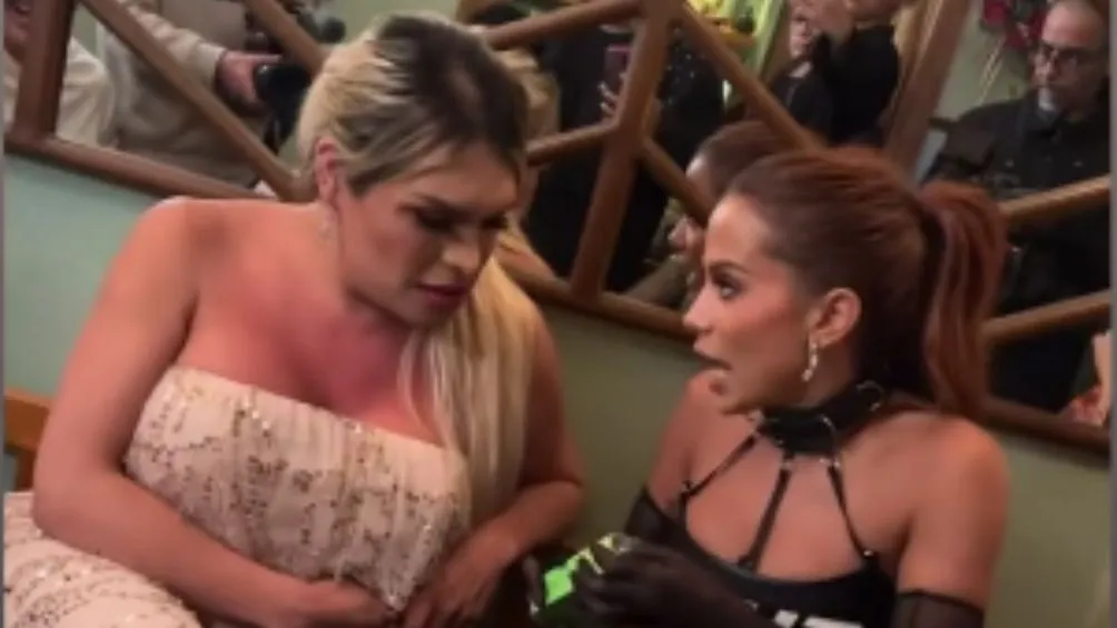 FOTO TOMADA DEL VIDEO Annita y Wendy