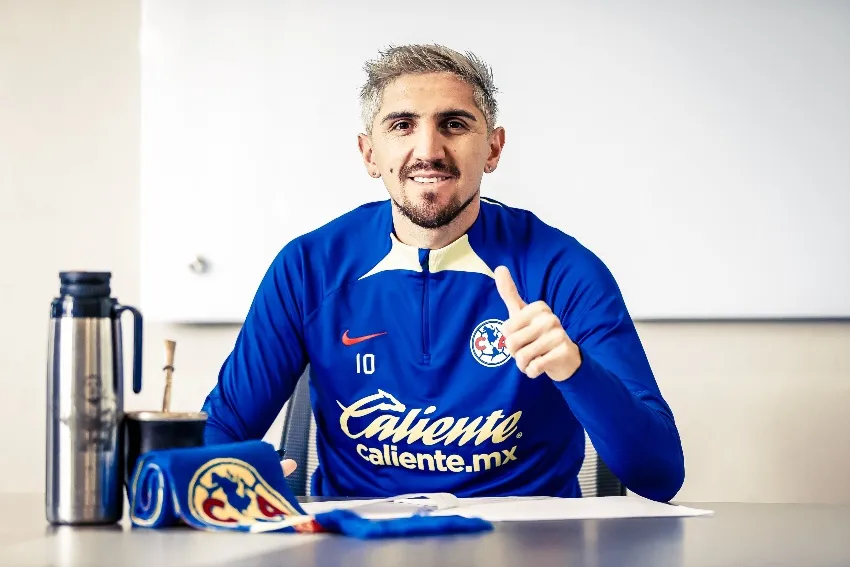 @ClubAmerica Diego Valdés en su renovación con América