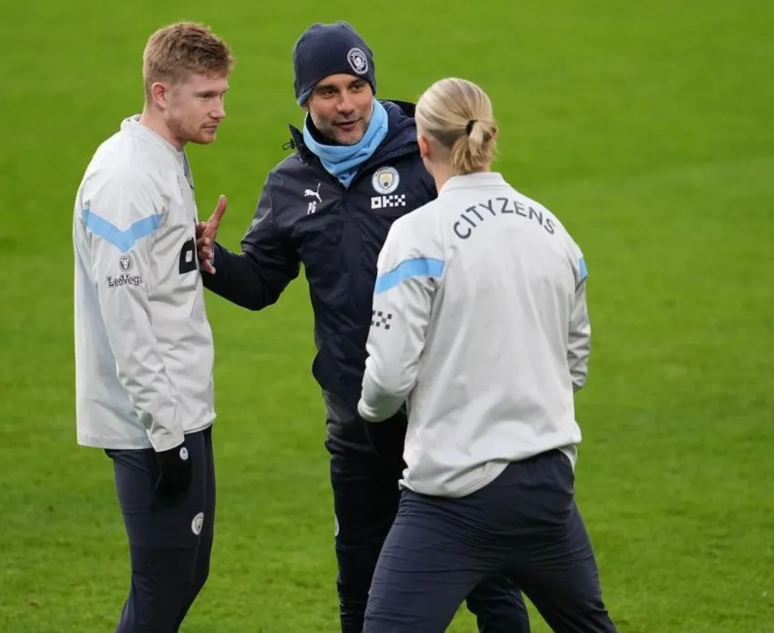 @erling.haaland Guardiola y Haaland en entrenamiento del City