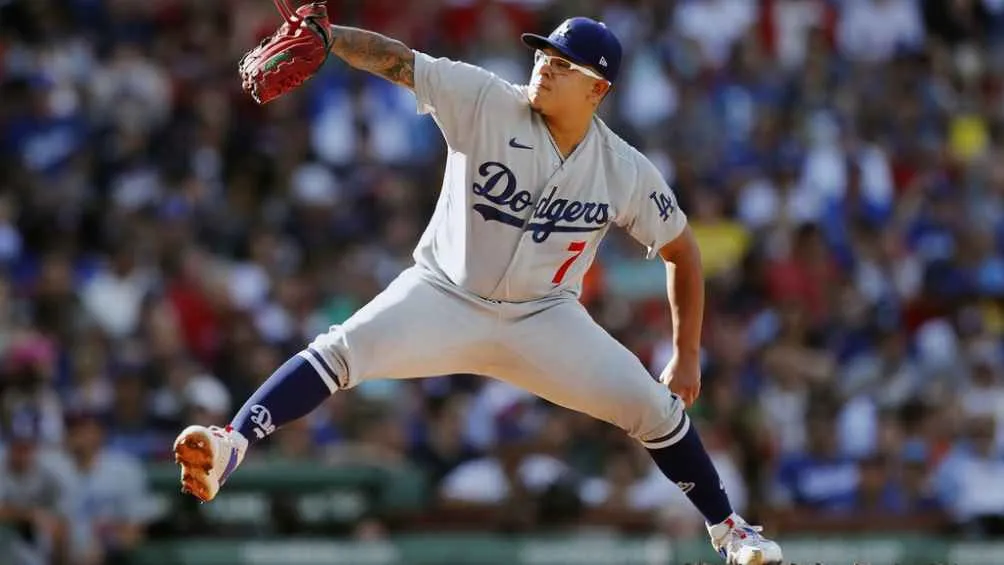 AP Julio Urías fue arrestado por violencia doméstica grave