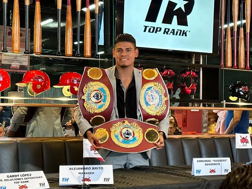 JAVIER GARCÍA Vaquero Navarrete con sus tres cinturones