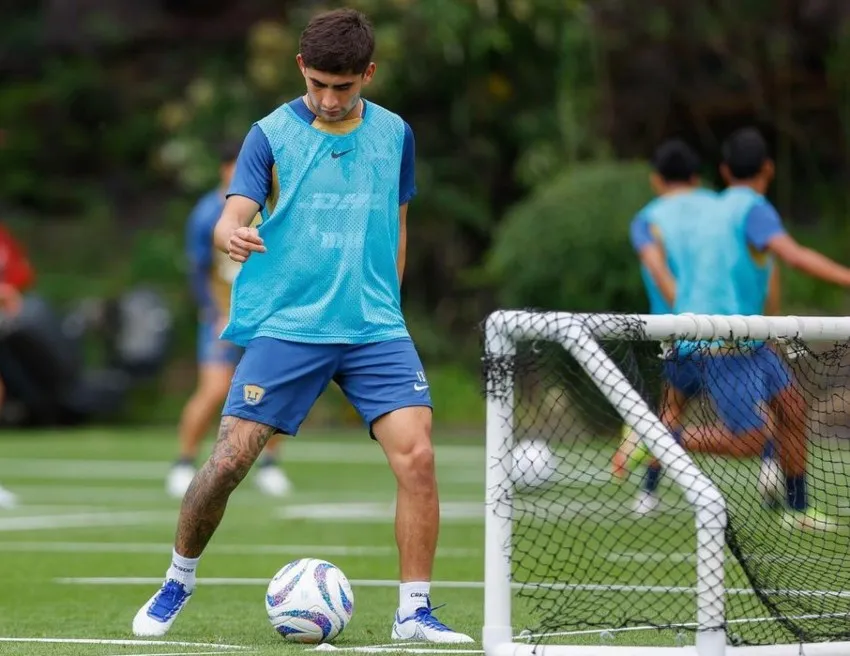 INSTAGRAM: @pumasmx Monroy en entrenamiento