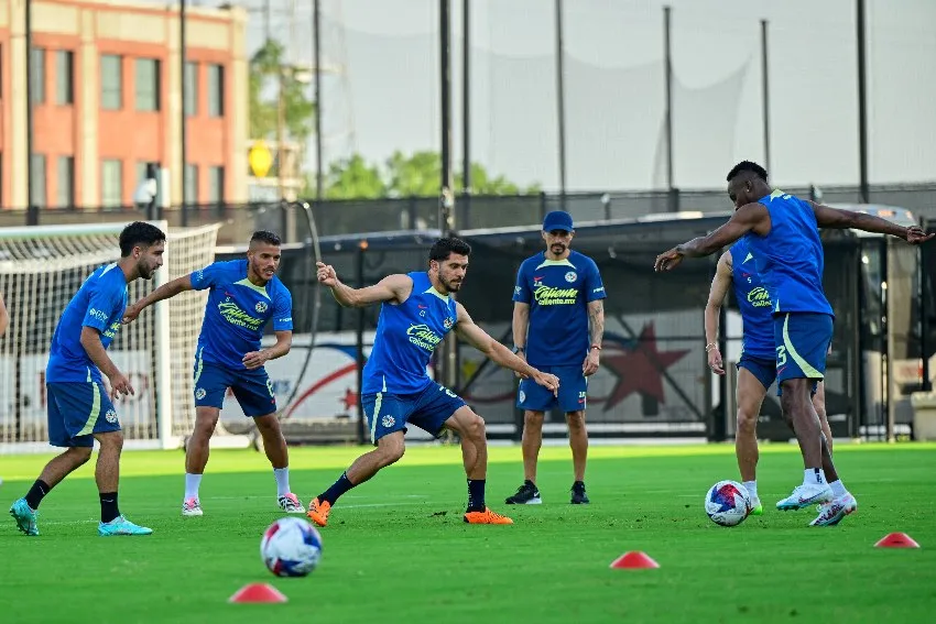 MEXSPORT henry Martín en entrenamiento con el América