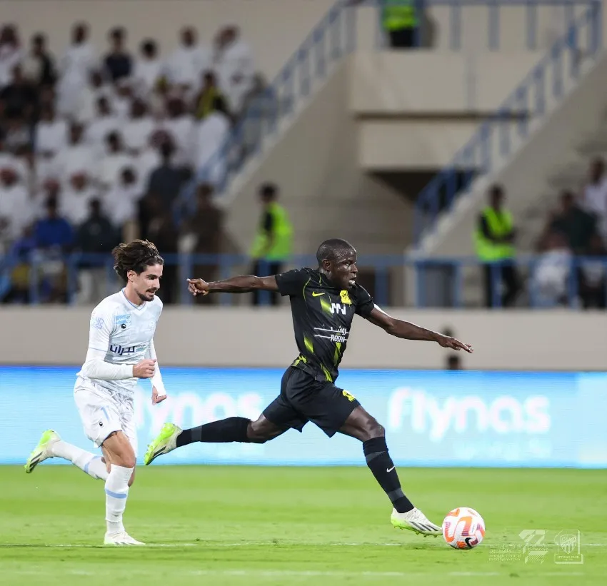 @ittihad N'Golo Kanté en el juego ante Al Akhdoud