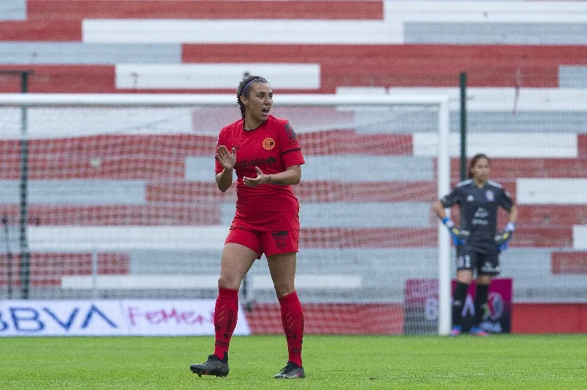 MEXSPORT Destinney Duron en un partido de Toluca Femenil