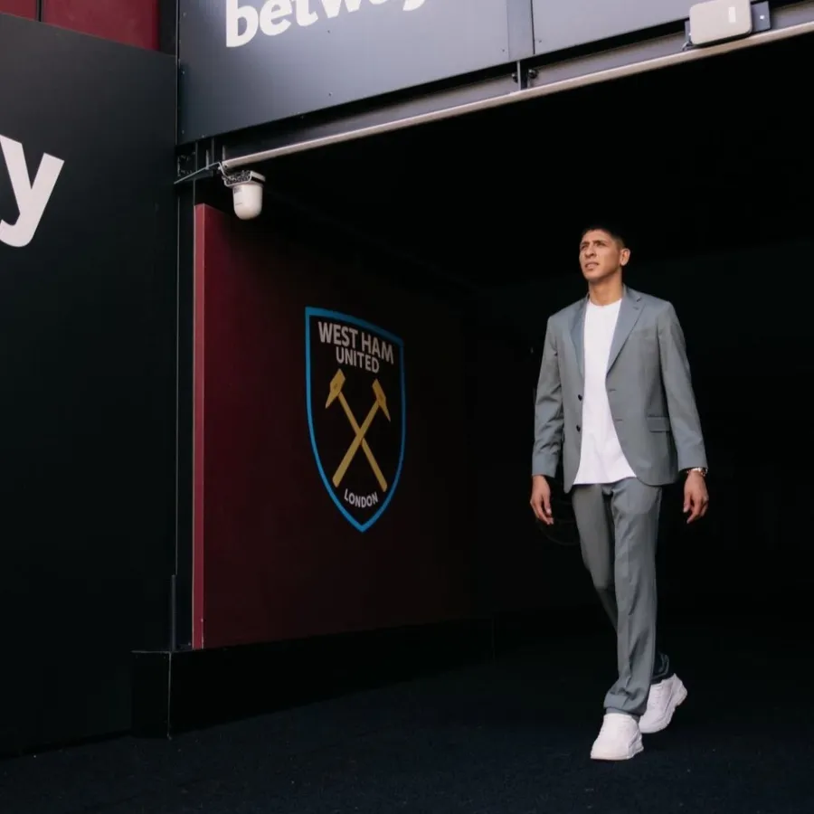 INSTAGRAM: @edsonnalvarez Edson Álvarez en su llegada al West Ham