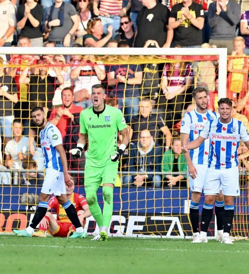 INSTAGRAM: @scheerenvenofficial Heerenveen suma dos derrotas consecutivas