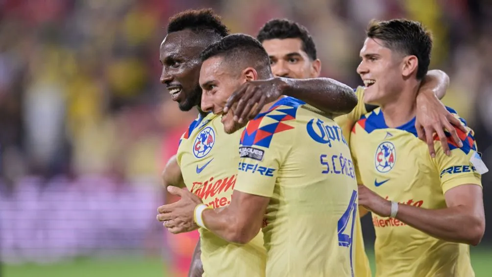 MEXSPORT Cáceres celebrando un gol con América