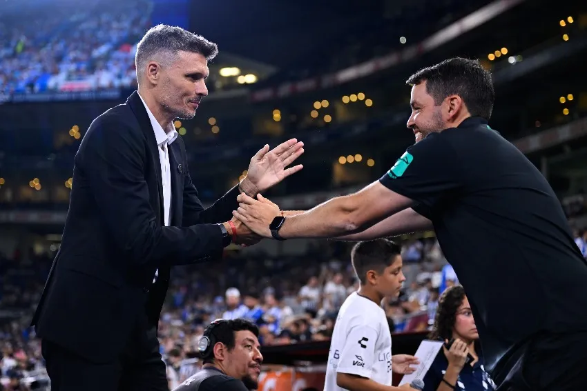 MEXSPORT Tano Ortiz y Larcamón se saludan sin recores