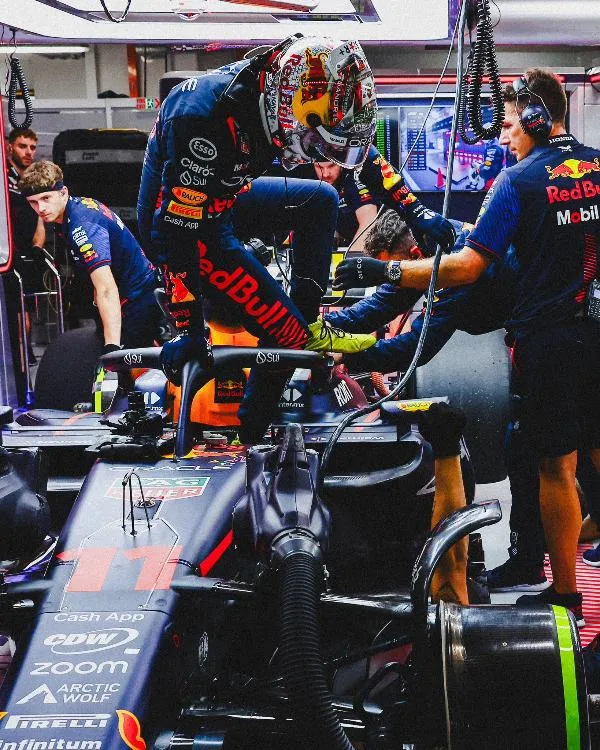 TWITTER @SChecoPerez Sergio Pérez con la escudería de Red Bull