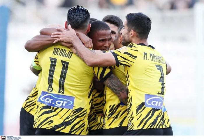 INSTAGRAM @orbelin7pineda AEK empató contra el Olympiacos
