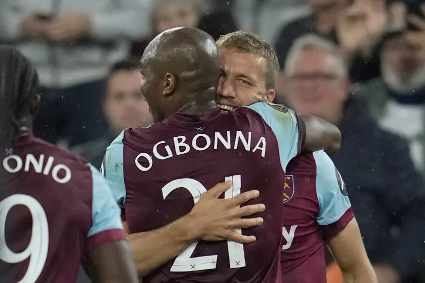 AP West Ham en celebración de gol