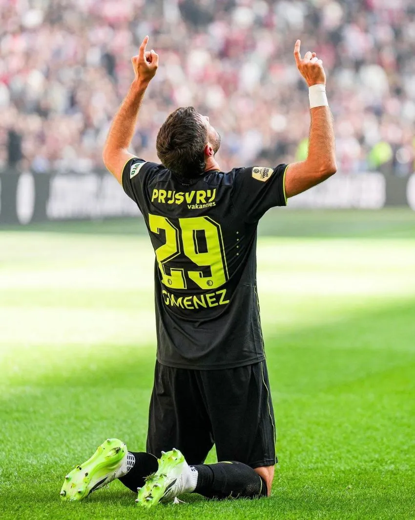 @Feyenoord Santi Giménez marcó doblete ante Ajax