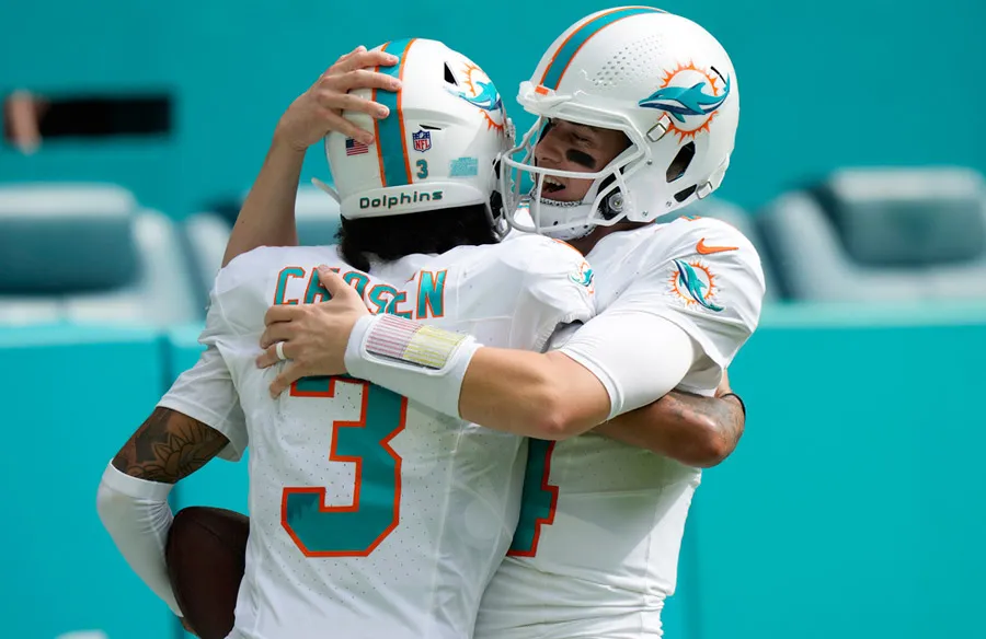 AP Mike White celebra con Robbie Chosen (3)