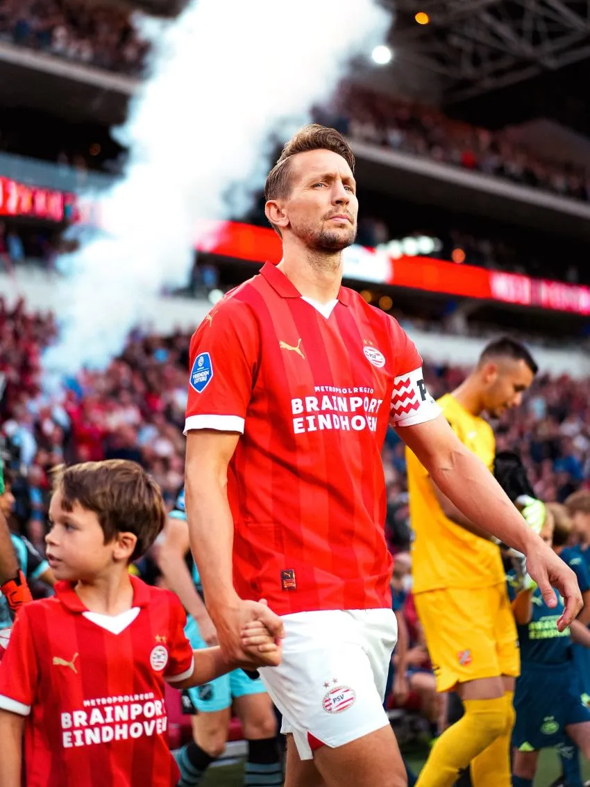 INSTAGRAM: @psv Luuk se quedó cerca de anotar