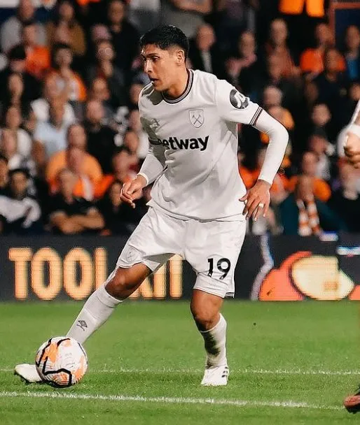 Instagram @edsonnalvarez Chicharito cree que Edson Álvarez crecerá mucho en la Premier League