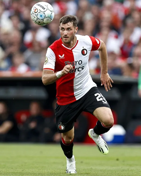 INSTAGRAM @sant.gimenez Giménez jugando con el Feyenoord