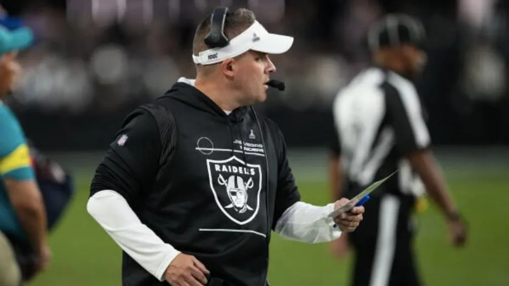 AP Josh durante un partido con Raiders