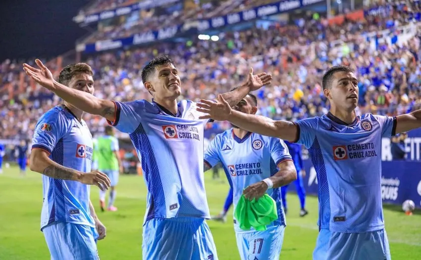 INSTAGRAM: @cruzazul Festejo de los cementeros