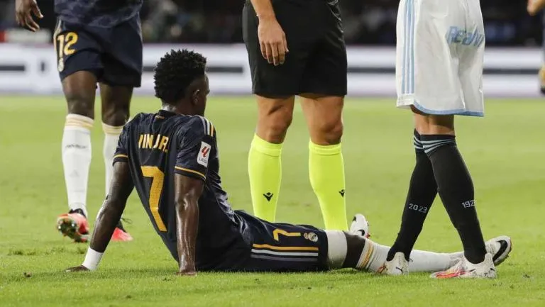 AP Vini jugando con el Real Madrid