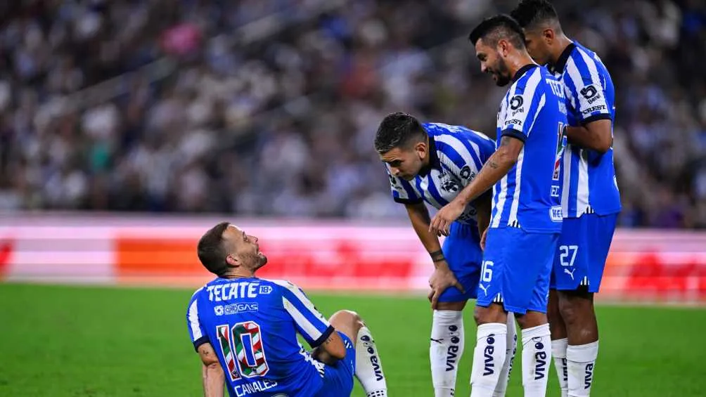 MEXSPORT Canales y sus compañeros de Rayados en el juego ante León